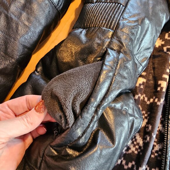 Danier Winter Coat (Fair Condition) - Picture 9 of 11